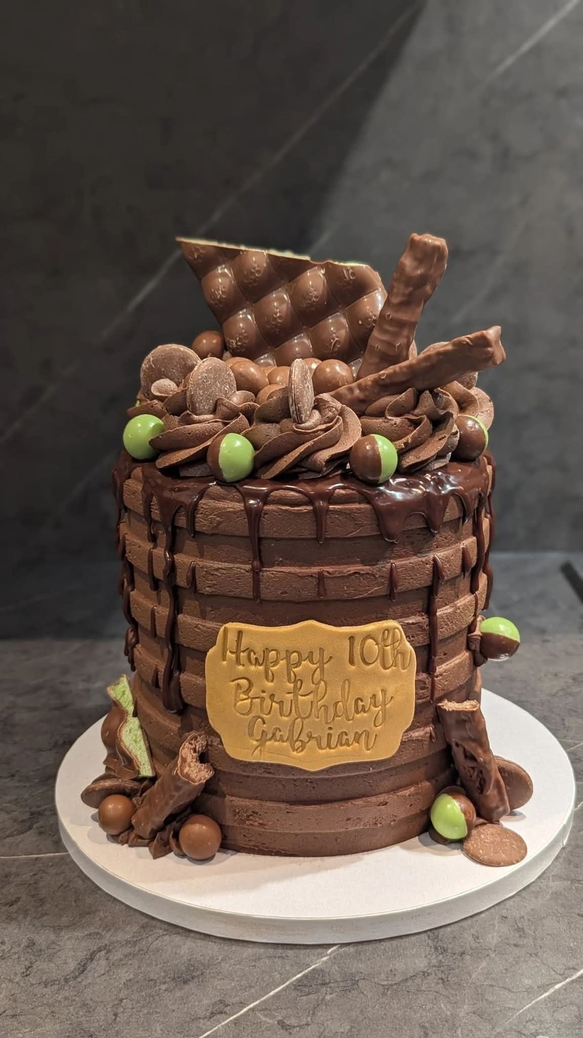 Mint chocolate 10th birthday drip cake