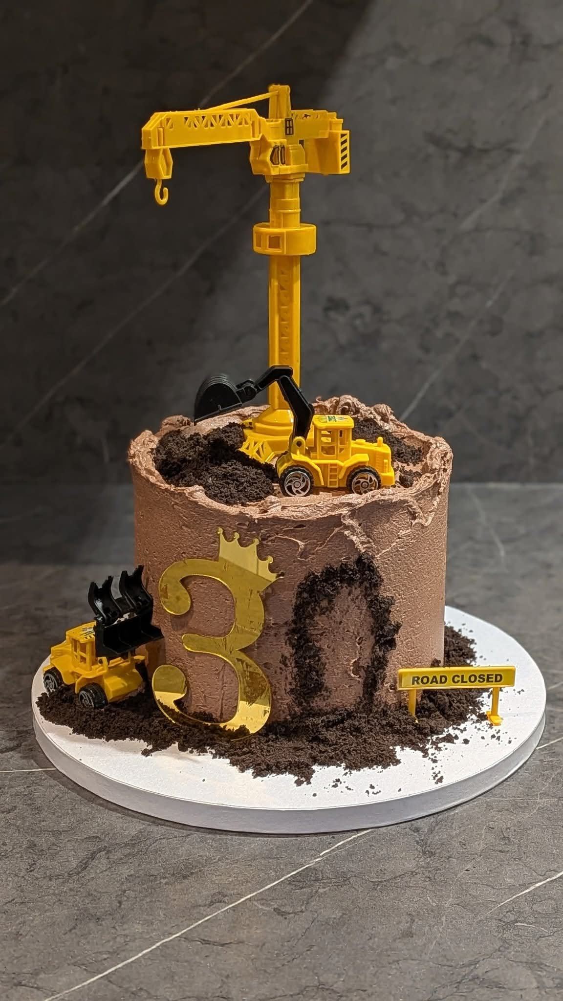 Rabbit and chick character cake