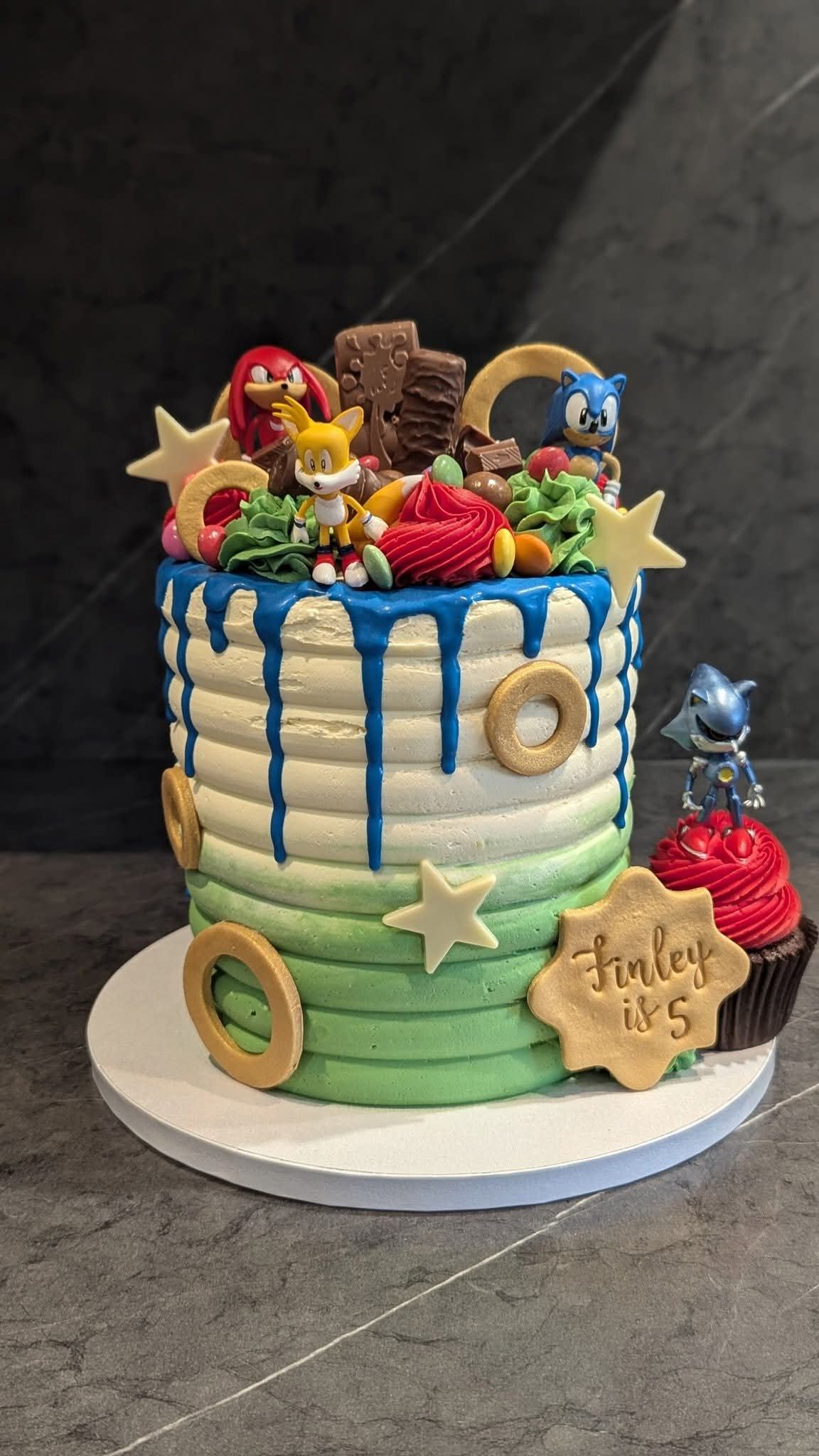 Sonic the Hedgehog birthday cake